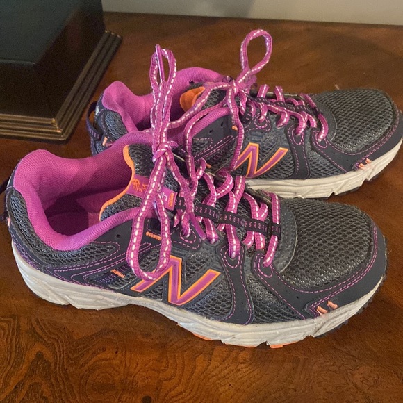 New Balance running shoes size 5.5 - Picture 2 of 3